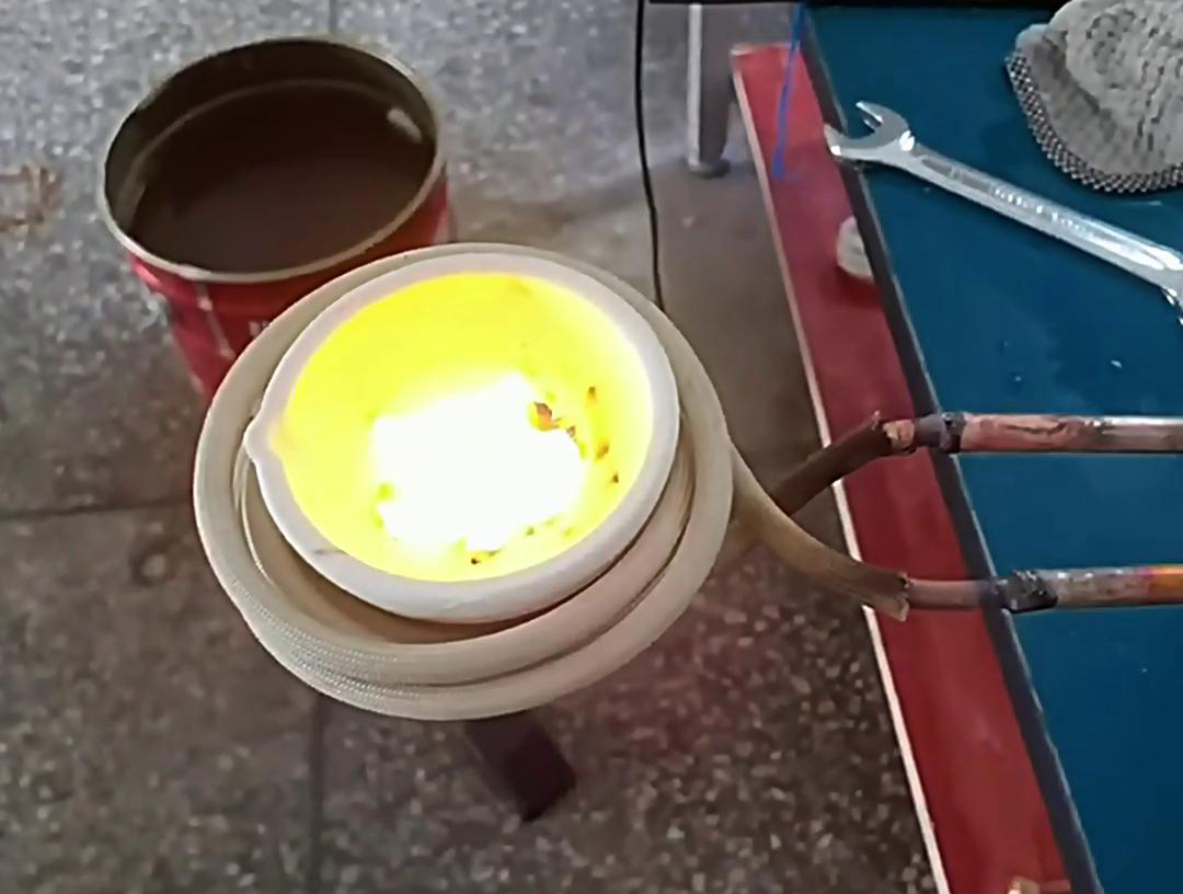 220V 小型贵金属熔炼炉：多场景适用的熔炼小能手